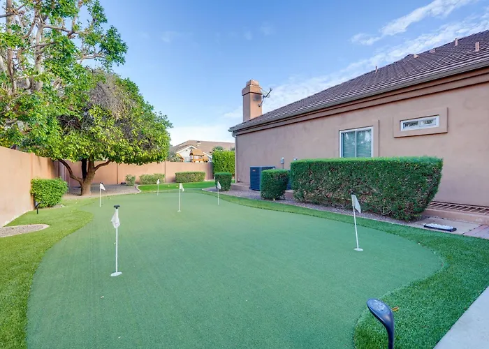 Pool Table, Putting Green: Luxury Oasis In Holiday home Mesa