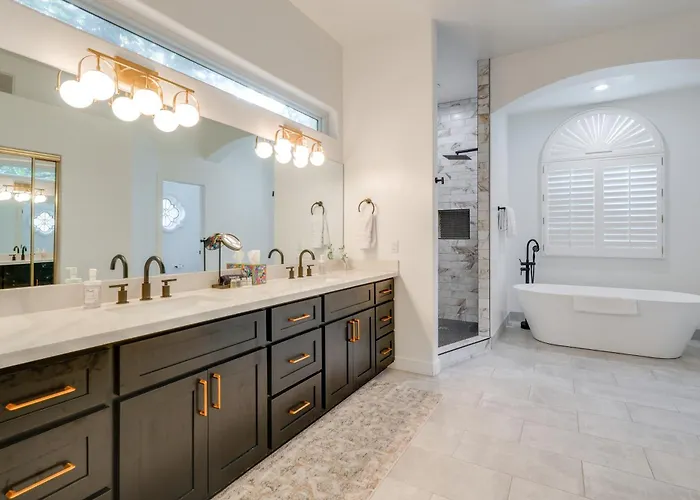Holiday home Pool Table, Putting Green: Luxury Oasis In Mesa
