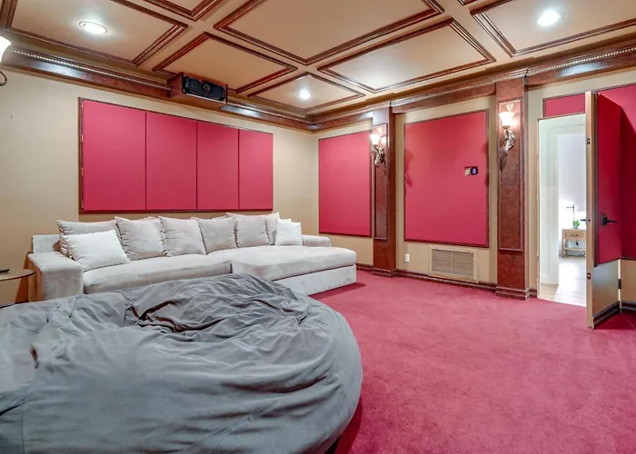 Pool Table, Putting Green: Luxury Oasis In * Mesa
