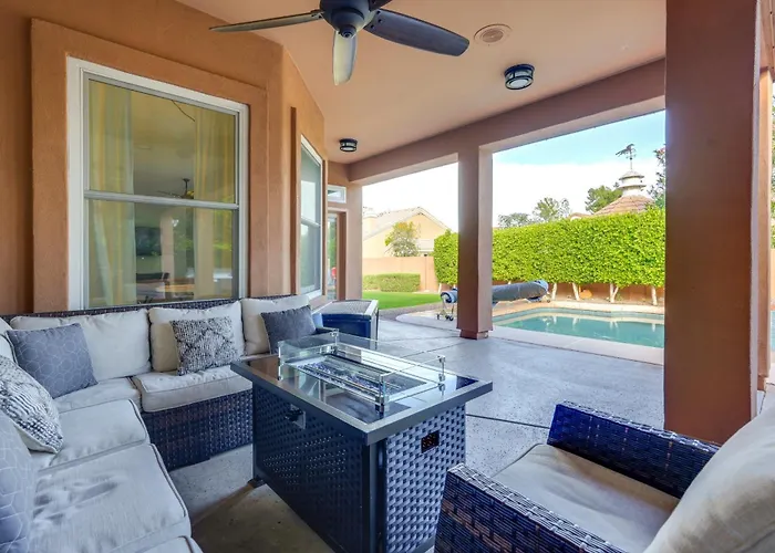 Pool Table, Putting Green: Luxury Oasis In Mesa