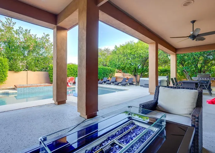 Holiday home Pool Table, Putting Green: Luxury Oasis In