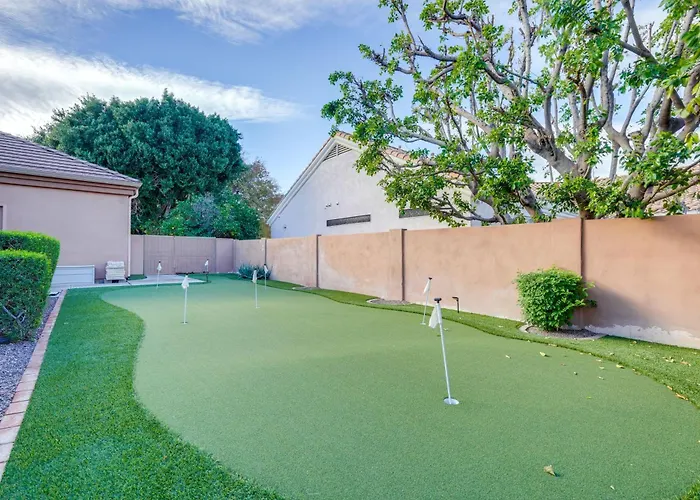 Pool Table, Putting Green: Luxury Oasis In Holiday home Mesa